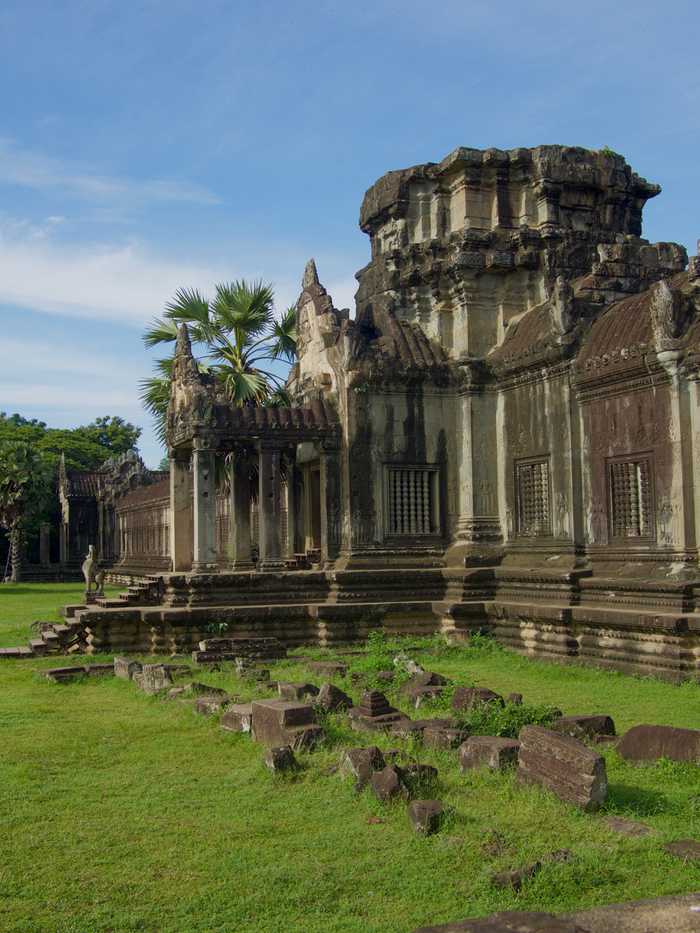 An entrance to Angkor Wat courtyard
