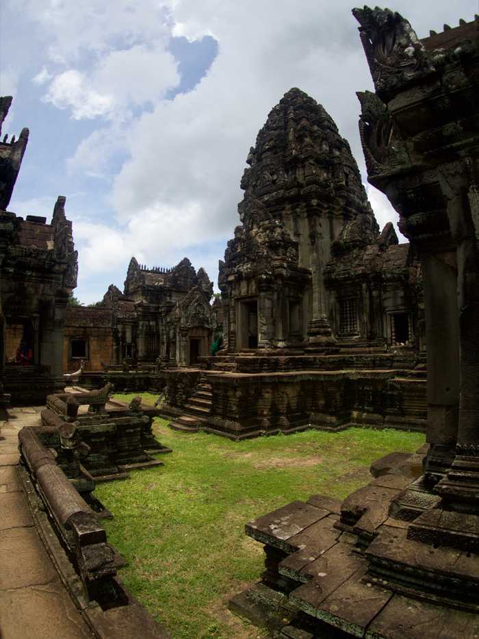 These temples are incredibly clean and maintained