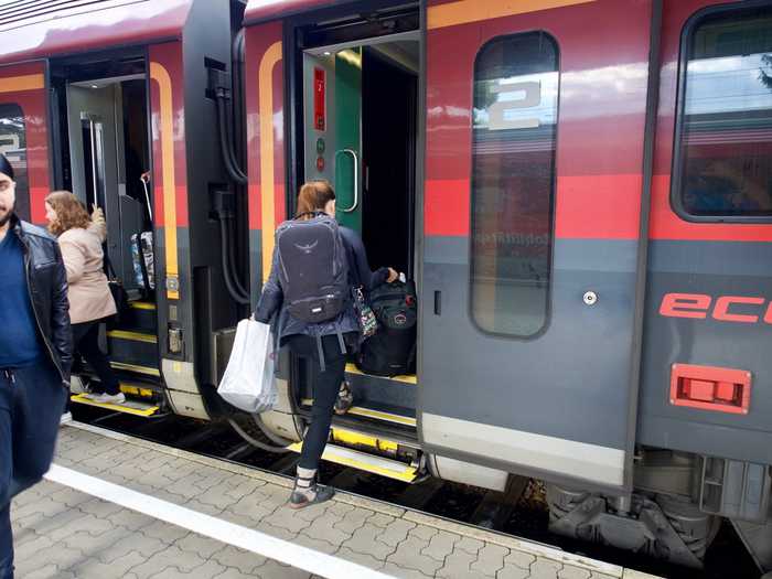 sydney vienna train luggage