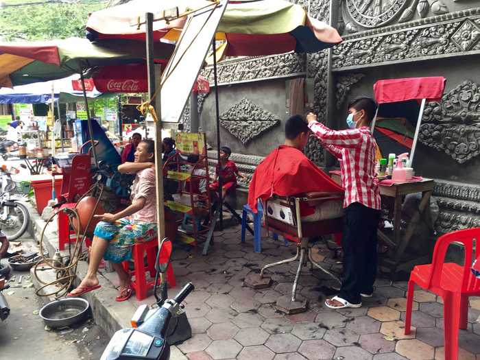 cambodia phnompenh haircut streets