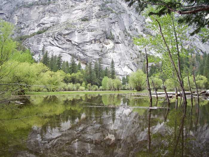 yosemite lake half dome