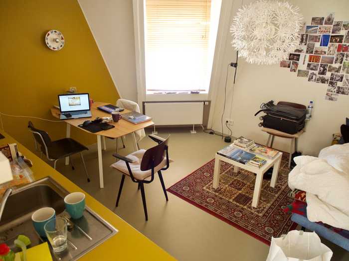 airbnb amsterdam living room