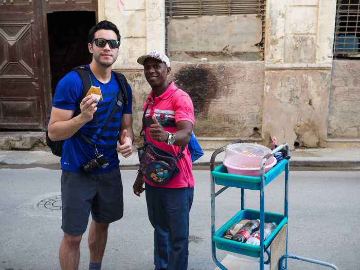 This man was selling coconut cake for 4CUP!